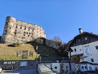 Für die Heimreise nach Gmünd nutzt Eva die Öffis.