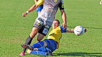 Weitensfeld und Adrian Schindler (li.) krönen sich zum Herbstmeister