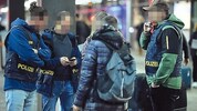 Mehr als 30 Polizeibeamte waren Montagabend am Hauptbahnhof in Favoriten im Einsatz.
