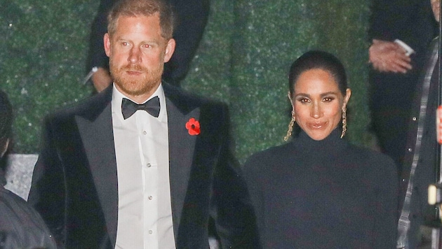 Prinz Harry und Herzogin Meghan wurden beim Verlassen der Party von Kris Jenner von Paparazzi ...