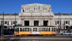 Die betroffene Gruppe aus etwa zehn jungen Männern war auf dem Weg nach Venedig, als es zu dem ...