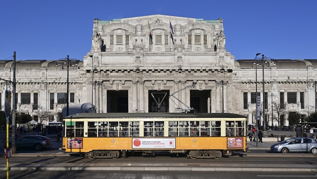 Die betroffene Gruppe aus etwa zehn jungen Männern war auf dem Weg nach Venedig, als es zu dem ...