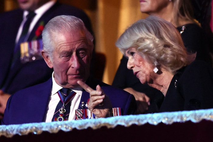 Charles und Camilla erschienen am Wochenende in der Royal Albert Hall vertraut und glücklich – ...