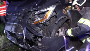 Fraglich, ob dieses Auto noch zu reparieren ist.