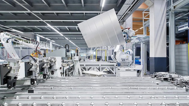 Das Unternehmen verarbeitet Aluminium und beliefert Industrien.