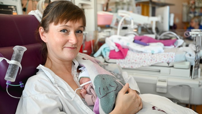 Elfi Unger-Wiesmüller mit ihrer tapferen kleinen Kämpferin.