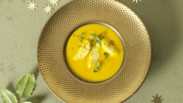 Für besonders Eilige: Man kann die Karotten und den Gemüsefond auch durch 1 Liter Karottensaft ...