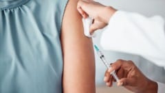 Eine Liste der Ärztekammer zeigt, welche Mediziner in NÖ auch neue Patienten impfen