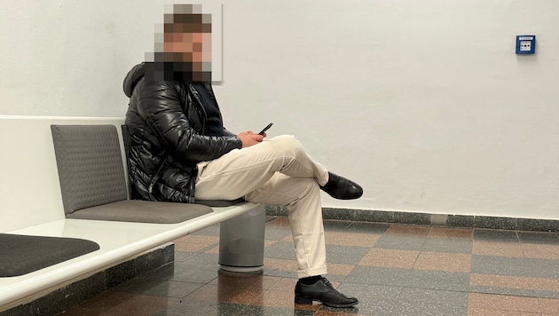 Der Angeklagte wartete auf das Urteil