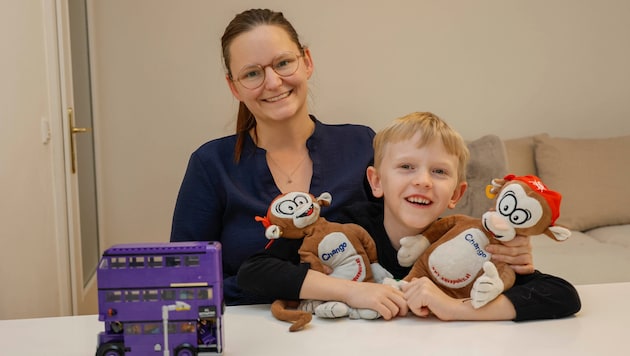 Durch die Mühen des Volksanwaltes Christoph Luisser ist es dem kleinen Bub möglich, von Ohr zu ...