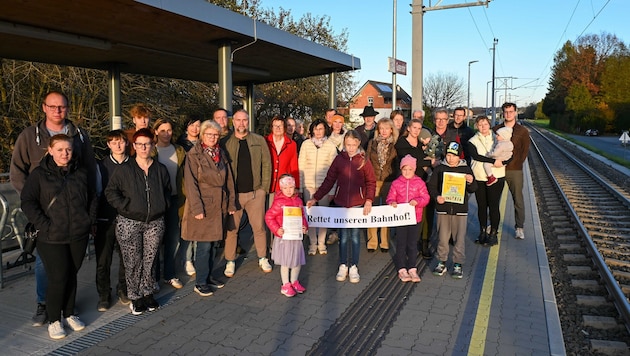 Protest in Gussendorf: Der Bahnhof steht künftig am Abstellgleis.