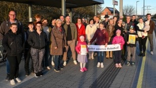 Der Kampf der Initiative „Rettet den Bahnhof Gussendorf“ erzielte einen kleinen Erfolg: Eine ...