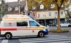 Eine 14-jährige Grazerin hat einen Böller entzündet und sich dabei an der Hand verletzt ...