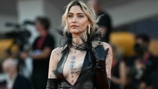 Paris Jackson sorgt mit ihrer neuesten Enthüllung für Entsetzen: Ein Loch in ihrer Nase erinnert ...