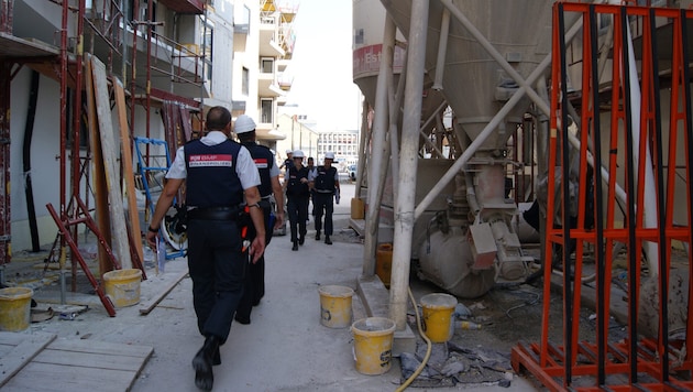 Die Baubranche führt die Liste der schwarzen Schafe im Bereich der Unterent- lohnung an. In Wien ...