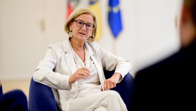 The Governor speaks clearly.