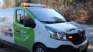 Den Tierrettern des Tiko bot sich ein erschütterndes Bild; Tierarzt Georg Rainer operierte gut ...