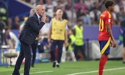 Luis de la Fuente (li.) muss auf Superstar Lamine Yamal verzichten.