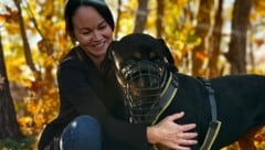 Katharina Gründl vom Aktiven Tierschutz mit Rottweilerdame „Liza“ (3), die einen Traumplatz ...