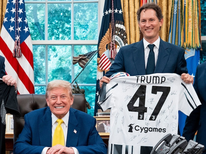 John Elkann (re.) beim Besuch bei Donald Trump