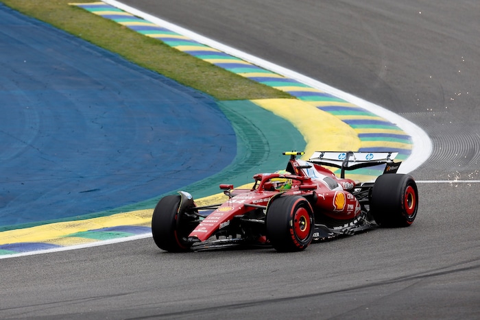 Lewis Hamilton fuhr in Brasilien die Front seines Ferraris ab.