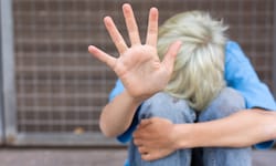 In Frankreich hat ein TV-Team mit versteckter Kamera Misshandlungen von Kindern gefilmt – ohne ...