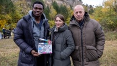 Dick eingepackt, aber gut gelaunt: Bless Amada, Antonia Moretti und Heino Ferch bei den ...