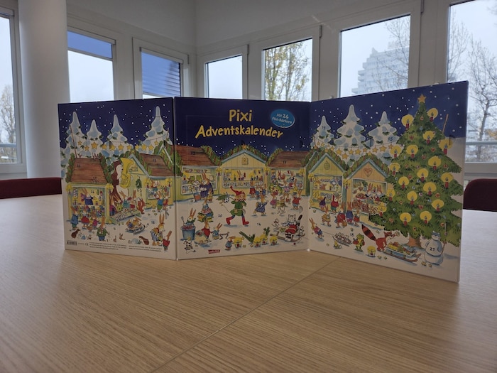 Auch beim aufstellbaren Wendekalender gibt es viel zu entdecken ...