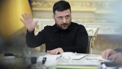 Der ukrainische Präsident Wolodymyr Selenskyj kündigte für Sonntag eine Reise in die USA an.