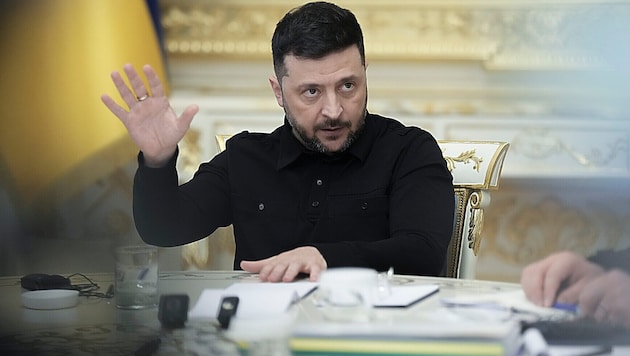 Der ukrainische Präsident Wolodymyr Selenskyj kündigte für Sonntag eine Reise in die USA an.