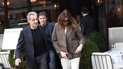 Ein Schritt zurück in die Normalität: Nicolas Sarkozy und Carla Bruni genießen ihr erstes ...