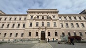 Am Landesgericht Wels musste sich der Banker am Donnerstag verantworten.