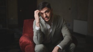 Mattia Olivieri wollte zu Beginn seiner Karriere Popstar werden – jetzt feiert er als Bariton ...