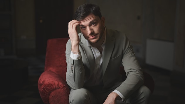 Mattia Olivieri wollte zu Beginn seiner Karriere Popstar werden – jetzt feiert er als Bariton ...