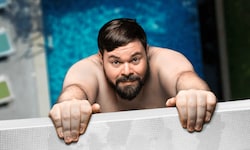 Am 15. November feiert der Heidelbeerhugo mit seinem neuen Programm „Zehn-Meter-Turm“ in der ...