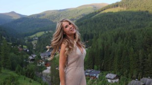 Simone im Juni bei „Wenn die Musi spielt“ vor der idyllischen Nockberge-Kulisse. 