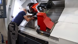 Während die Wirtschaft schwächelt und die Unternehmer aus allen Löchern pfeifen, gönnen sich die ...