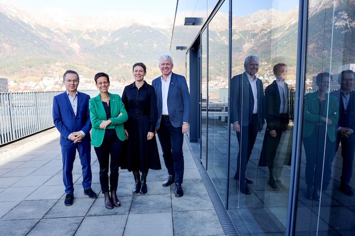 Rektor Gert Mayer und sein Team mit Patrizia Stoitzner, Irene Häntschel-Erhart und Wolfgang ...