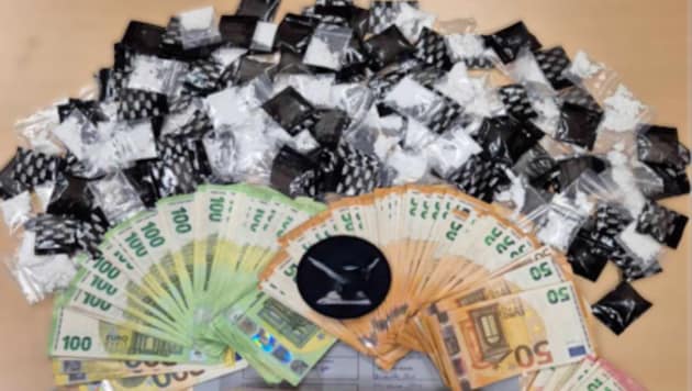 Die Wiener Polizei hat am Dienstag in Drogenverstecken Bargeld im Wert von 15.000 Euro und 1,6 ...