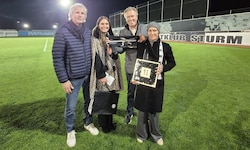 Sturm-Legende Andy Pichler, Boss Christian Jauk mit Jurtin-Gattin Arabella (r.) und Tochter ...