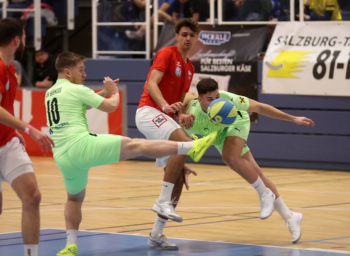 Weiße Socken wie in diesem Bild aus dem Vorjahr laufend zu sehen sollen 2026 der Vergangenheit ...