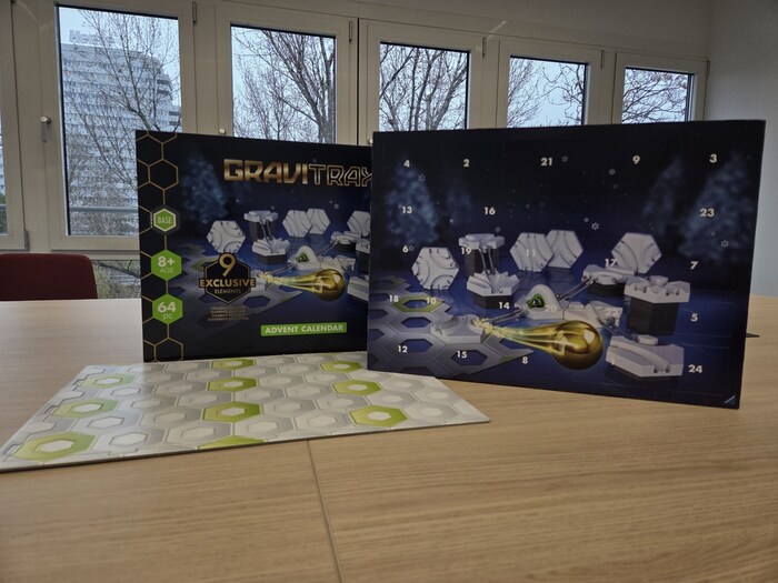 In dem Adventkalender lassen sich auch neun exklusive Teile finden.