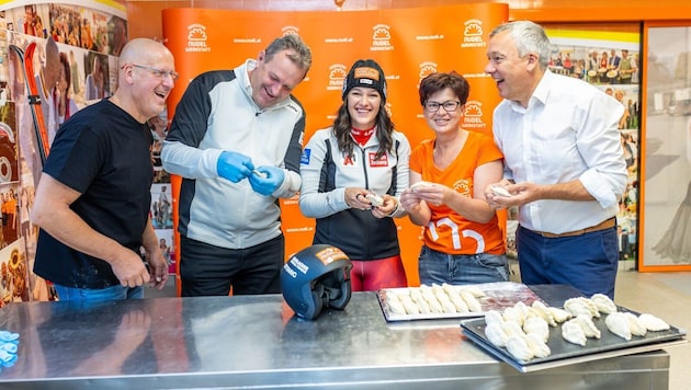 Schnell noch ein „Krendel-Einsatz“ in der Norischen Nudelwerkstatt, dann geht’s mit ...