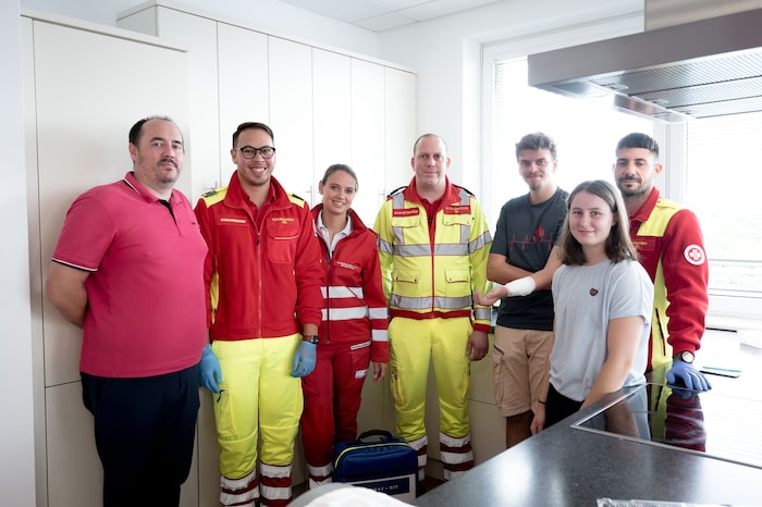 Für die „Krone“ geben Samariterbund und Rotes Kreuz wichtige Erste-Hilfe-Tipps.