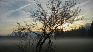 Der Nebel bleibt stellenweise ein hartnäckiger Begleiter. 