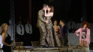 Im kommenden Jahr wird Philipp Hochmair eine andere Frau auf der Bühne küssen.