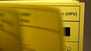 Wer die kostenlose HPV-Impfung für unter 30-Jährige in Anspruch nehmen will, muss sich den ...