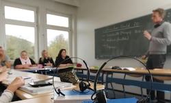 Österreichs Regierung passt die neue Zuverdienst-Regelung für Arbeitslose in Schulungen an ...