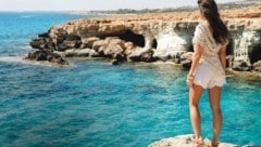 Urlauber empfängt ein strahlend blaues Meer, wie hier ganz im Osten der Insel, am Kap Greco.