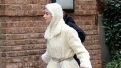 Anya Taylor-Joy zeigte sich im lustigen Winterlook in New York.